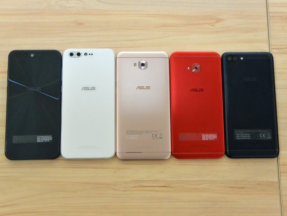 ZenFone 4ファミリー（背面）